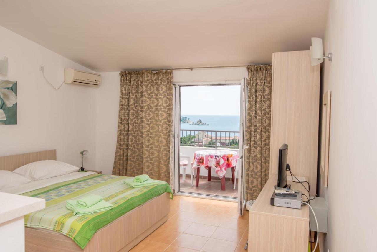 Villa Vjera Petrovac ภายนอก รูปภาพ